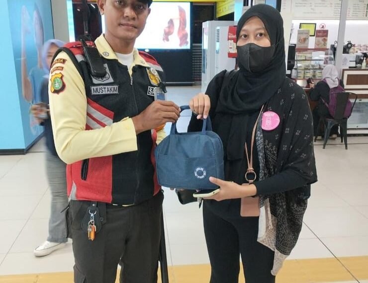 Mobilitas Tinggi Picu Kelalaian, Puluhan Barang Tertinggal Setiap Hari di LRT Jabodebek
