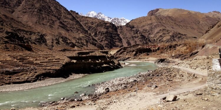 Perjanjian Perairan Indus: Kewajiban Asimetris, Konsesi yang Tidak Setara, dan Persenjataan Pakistan