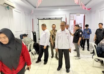 Sekda Ismail Tinjau Pelaksanaan Donor Darah yang Digelar PMI Kota Gorontalo