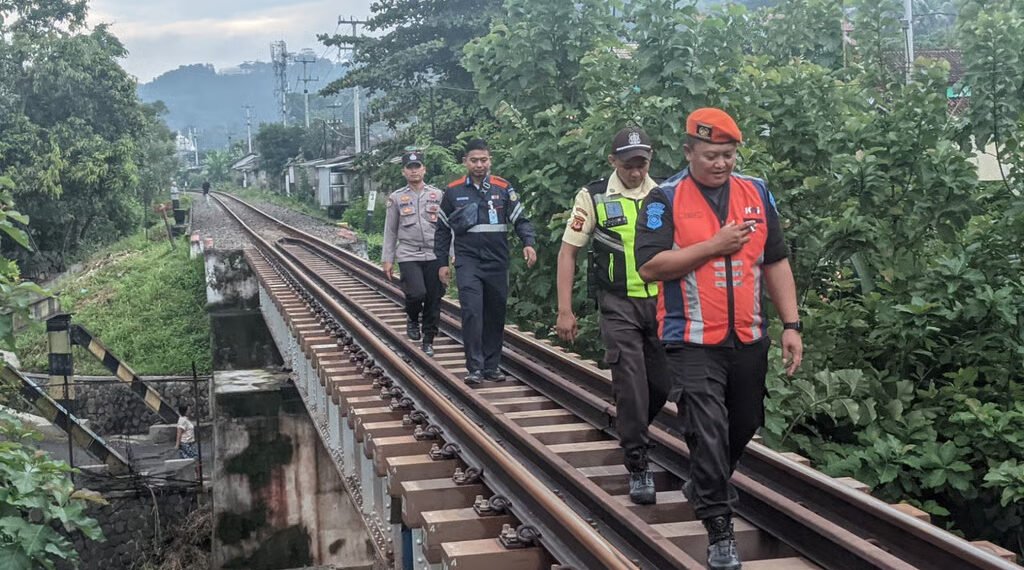 KAI Daop 2 Bandung Ajak Masyarakat Berperan Serta Jaga Keselamatan Perjalanan Kereta Api