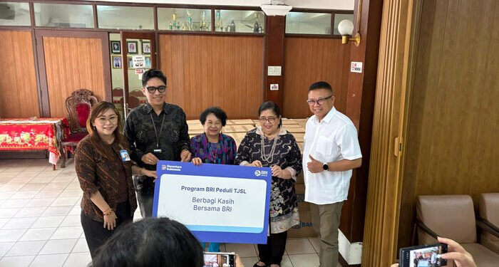BRI Region 6 Salurkan 300 Paket Sembako Melalui Program CSR untuk Jemaat GPIB EKLESIA