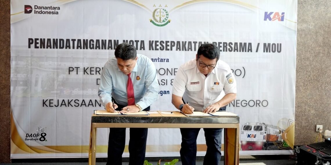 Perkuat Sinergi Perlindungan Aset Negara dan Kepastian Hukum, KAI Daop 8 Surabaya dan Kejari Bojonegoro Tandatangani MoU