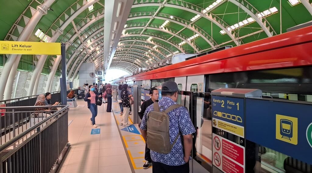 Libur Panjang, 228 Ribu Orang Pilih LRT Jabodebek untuk Wisata dan Aktivitas Kota