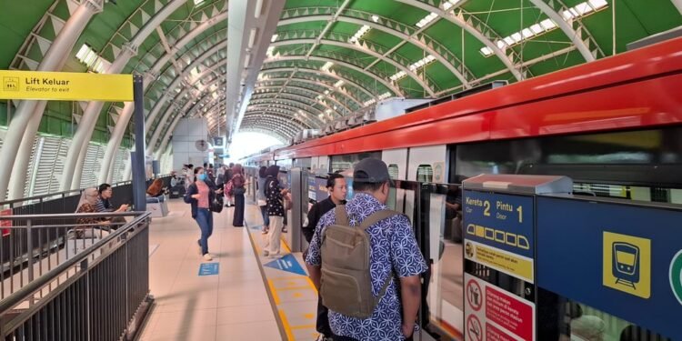 Libur Panjang, 228 Ribu Orang Pilih LRT Jabodebek untuk Wisata dan Aktivitas Kota