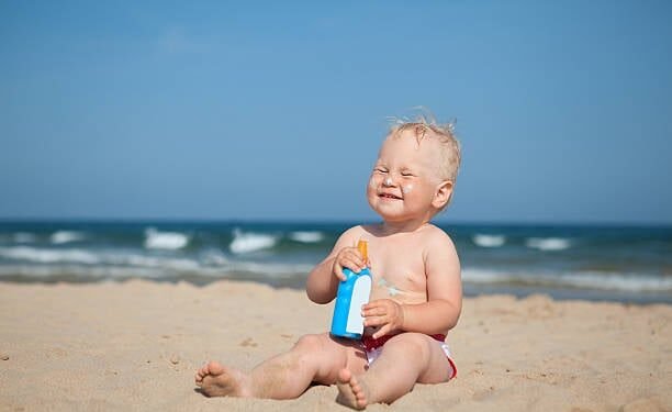Ciri Sunscreen yang Aman untuk Kulit Bayi dan Anak
