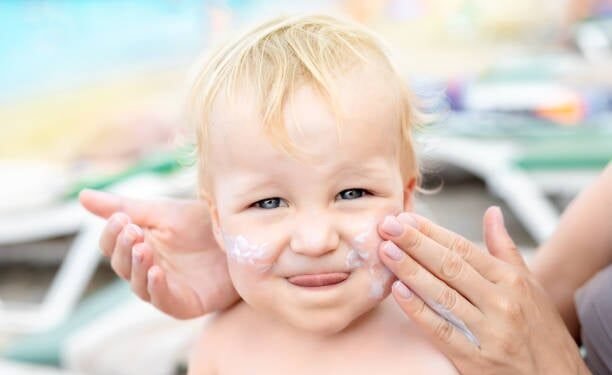 Rekomendasi Sunscreen untuk Bayi & Anak yang Aman Digunakan Sehari-hari