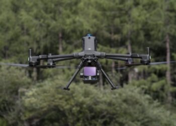 Inspeksi Aset Transmisi Listrik Berbasis Drone LiDAR