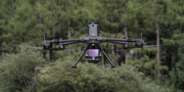 Inspeksi Aset Transmisi Listrik Berbasis Drone LiDAR
