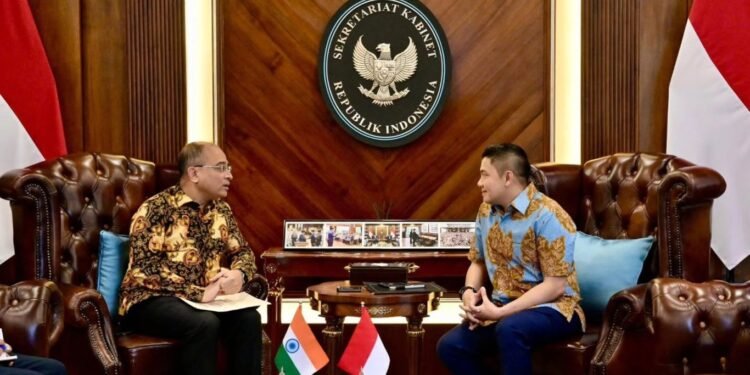 Dubes India Temui Seskab Teddy, Bahas Persiapan Kunjungan PM Narendra Modi ke Indonesia