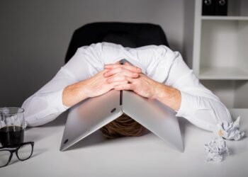 Financial Burnout: Saat Capek Cari Uang Tapi Saldo Tabungan Tidak Bertambah