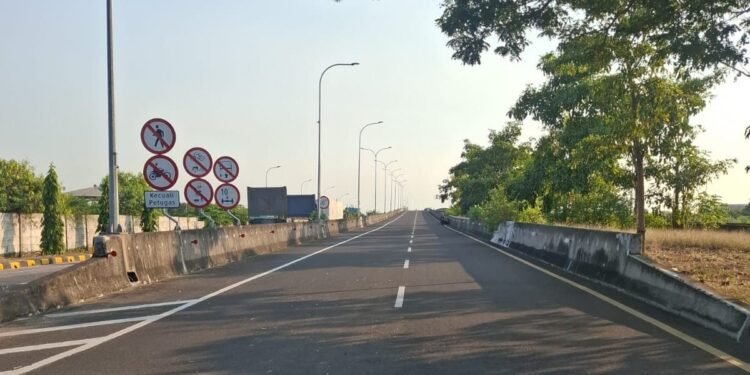 Fisik Rampung 100%, Pelindo Sinergi Lokaseva Group Kawal Persiapan Pra-Operasi Fly Over Teluk Lamong untuk Kelancaran Logistik Jawa Timur