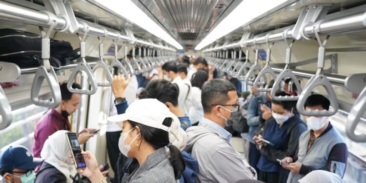 KAI Sesuaikan Jadwal LRT Jabodebek di Pagi Hari, Distribusi Pengguna di Jam Sibuk Lebih Merata