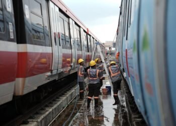 Di Balik Perjalanan Nyaman, Begini Cara LRT Jabodebek Menjaga Kebersihan Stasiun dan Kereta Setiap Hari