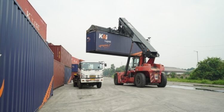 KAI Logistik Tingkatkan Daya Saing KA Kontainer, Perkuat Logistik Berkelanjutan