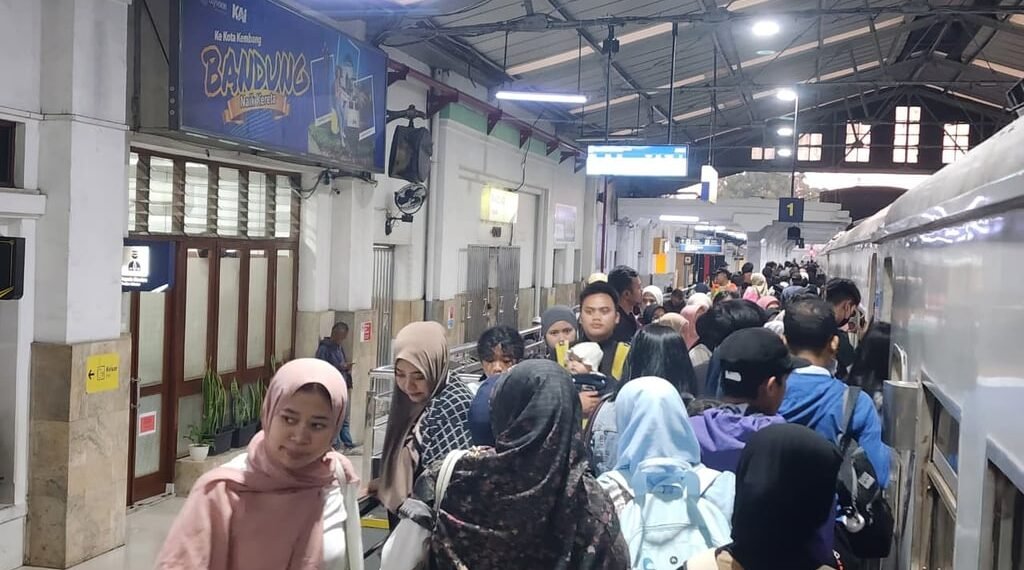 Libur Tahun Baru Islam 1448 H, KAI Daop 2 Bandung Layani Lebih dari 13 Ribu Pelanggan