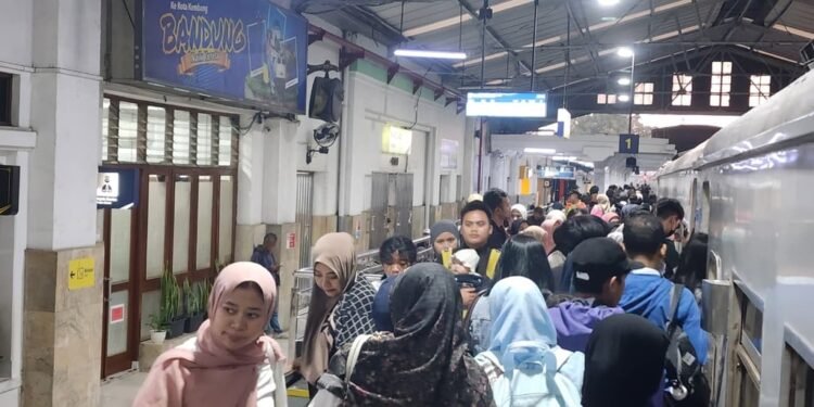 Libur Tahun Baru Islam 1448 H, KAI Daop 2 Bandung Layani Lebih dari 13 Ribu Pelanggan