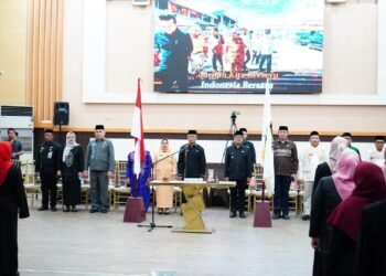 Disela sela Pelantikan Kepsek, Wawali Indra Pimpin Doa untuk Almarhum Rachmat Gobel