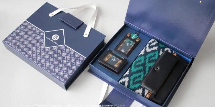 Kira Souvenir x Pengrajin Lokal: Mengubah Kerajinan Nusantara Jadi Souvenir Corporate Premium
