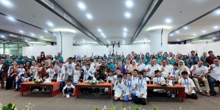 TP PKK DKI Jakarta Berhasil Selenggarakan Khitanan Massal untuk Lebih dari 2.000 Anak: Antusiasme Tinggi Hingga Raih Penghargaan MURI