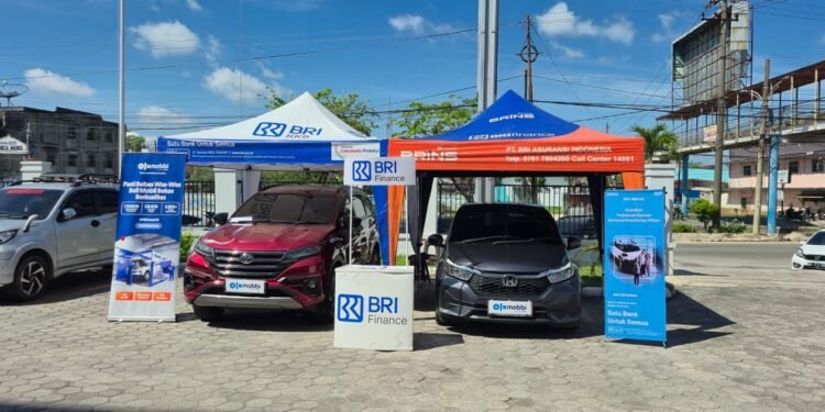 BRI Finance Tebar Promo Menarik di Mini Expo Mobil Bekas Berkualitas Bersama OLXMobbi di Dumai