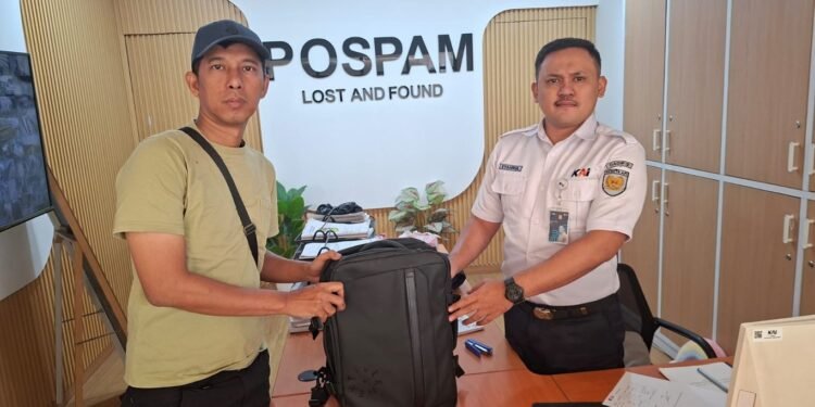 KAI Daop 2 Bandung Ingatkan Pelanggan Lebih Teliti Jaga Barang Bawaan Selama Perjalanan Kereta Api