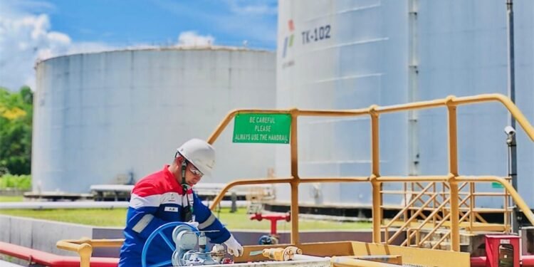 Dukung Pertamina Implementasi B50 Nasional, Elnusa Petrofin Gelar Go Live Penyaluran Perdana Biosolar Industri B50 dari Fuel Terminal IBT Pulau Laut
