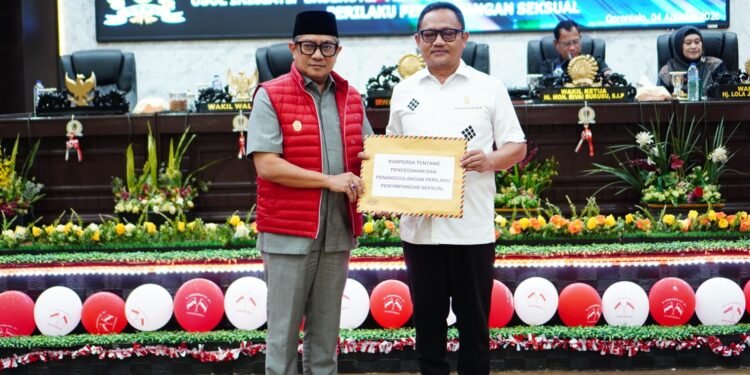 Pemkot Gorontalo Serahkan Dokumen Ranperda LGBT ke DPRD