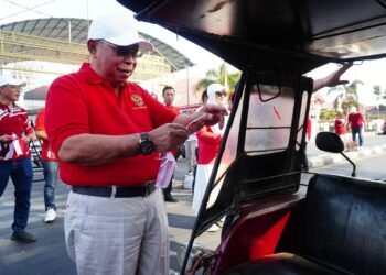 Wali Kota Adhan Pimpin Aksi Kebangsaan. Simpang Kantor Pos Bak Lautan Merah Putih