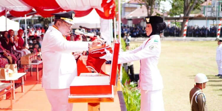 Wali Kota Adhan Pimpin Upacara HUT ke-81  RI di Lapangan 11 Maret