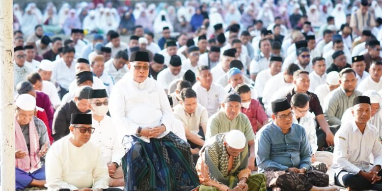 Ribuan Warga Ikuti Shalat Istisqa, Wali Kota Adhan Berharap Hujan Segera Turun