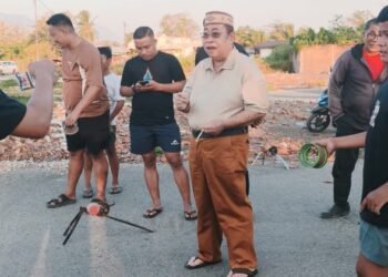 Hilangkan Penat dengan Cara Sederhana, Wali Kota Adhan Isi Akhir Pekan dengan Main Layangan