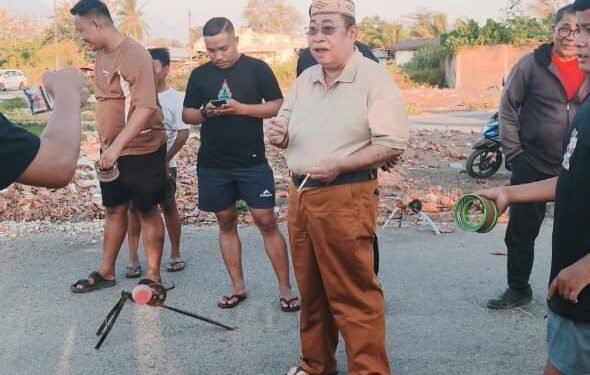 Hilangkan Penat dengan Cara Sederhana, Wali Kota Adhan Isi Akhir Pekan dengan Main Layangan