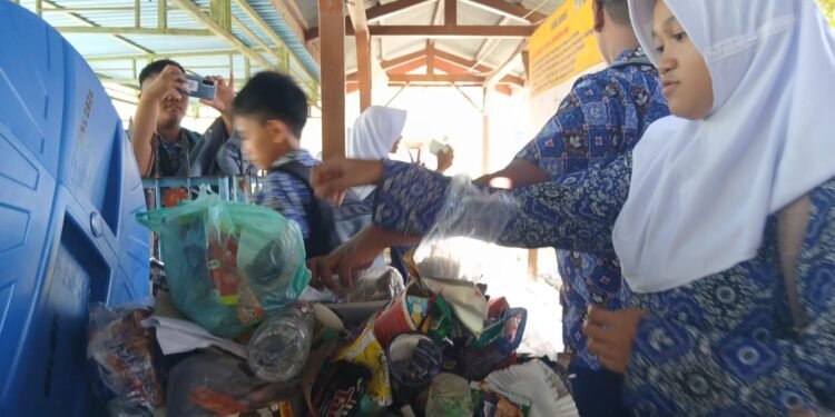 Dinas Pendidikan dan Kebudayaan Kobarkan Gerakan BASMI Lawan Sampah