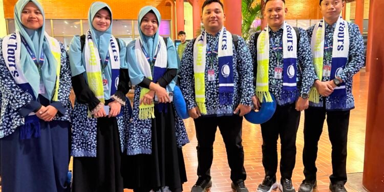 Walikota Adhan Beri Hadiah Umroh Bagi Enam Muda Mudi Peraih Prestasi Keagamaan